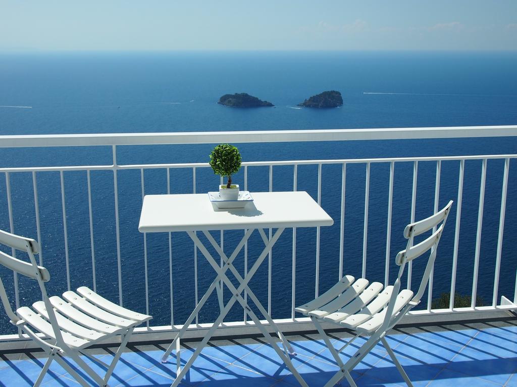 Belvedere Delle Sirene With Views Pool And Guest Services Colli di Fontanelle Room photo