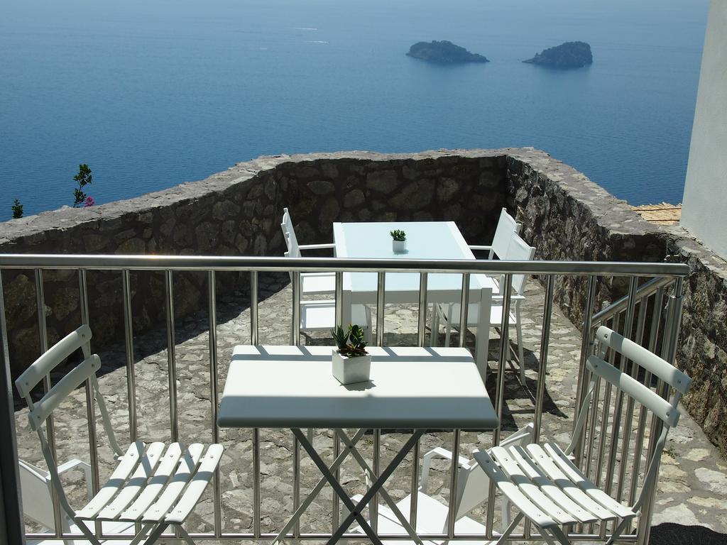 Belvedere Delle Sirene With Views Pool And Guest Services Colli di Fontanelle Room photo