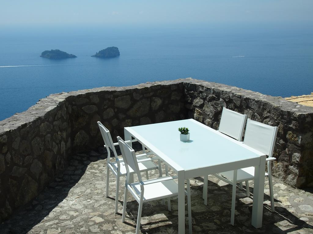 Belvedere Delle Sirene With Views Pool And Guest Services Colli di Fontanelle Room photo
