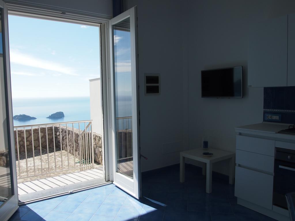 Belvedere Delle Sirene With Views Pool And Guest Services Colli di Fontanelle Room photo